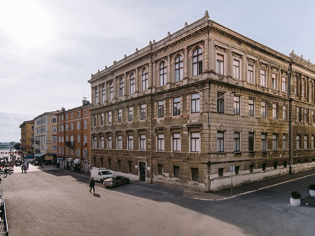 srednja škola Adamić