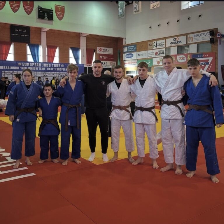 Fran Dragojević iz Srednje škole Adamić tijekom borbe na Judo Cup Thessaloniki 2025